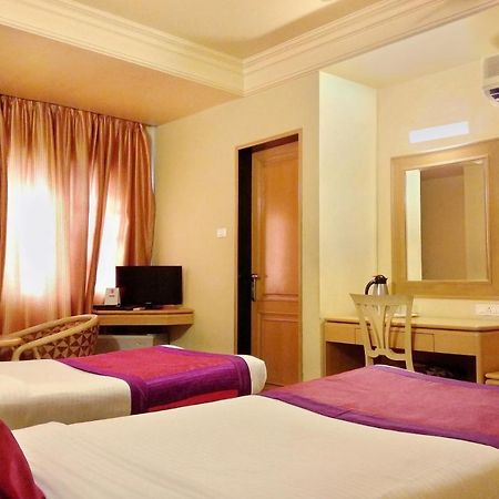 Capital O 333 Hotel Crystal Homes Bangalore Esterno foto