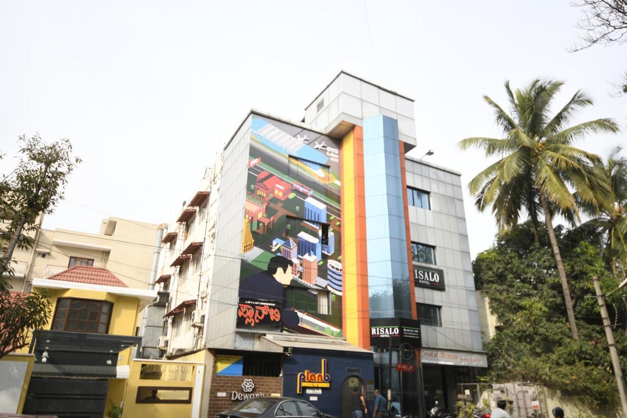 Capital O 333 Hotel Crystal Homes Bangalore Esterno foto