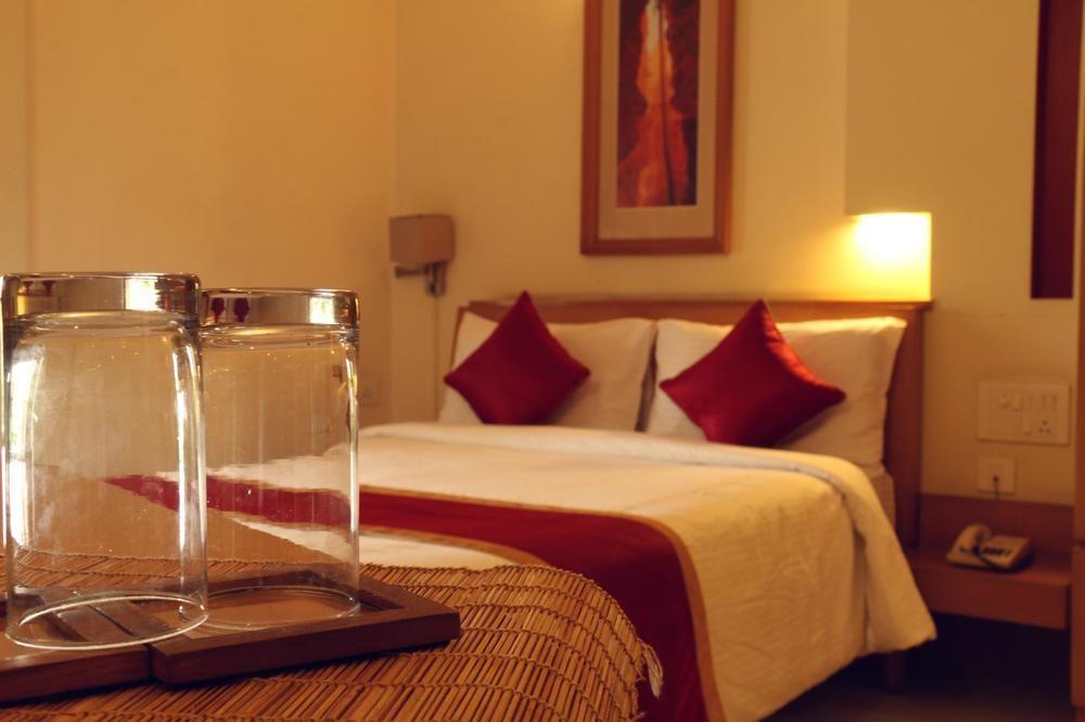 Capital O 333 Hotel Crystal Homes Bangalore Esterno foto