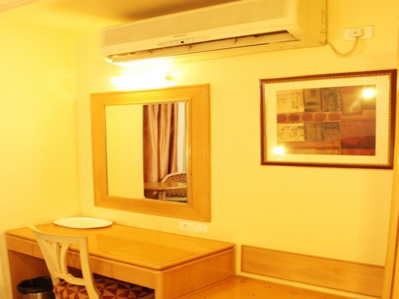Capital O 333 Hotel Crystal Homes Bangalore Esterno foto