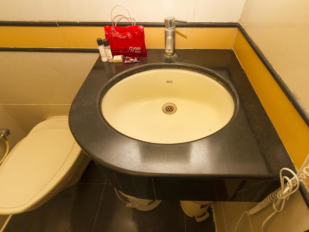Capital O 333 Hotel Crystal Homes Bangalore Esterno foto