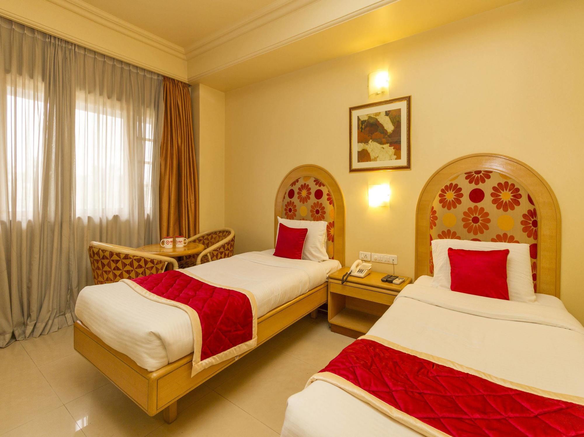 Capital O 333 Hotel Crystal Homes Bangalore Esterno foto