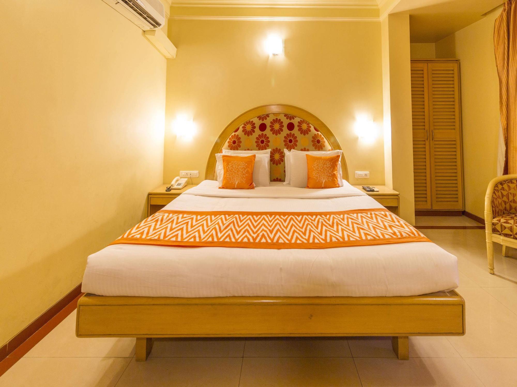 Capital O 333 Hotel Crystal Homes Bangalore Esterno foto
